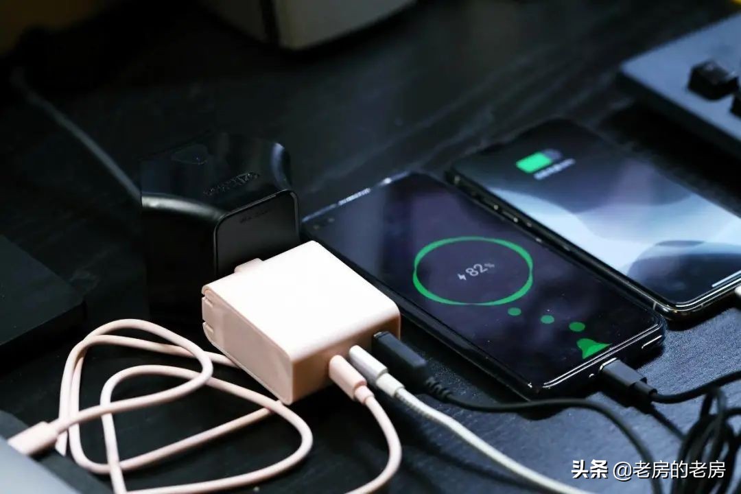 手机有哪些不可缺少的配件,能够提升手机使用感受的配件