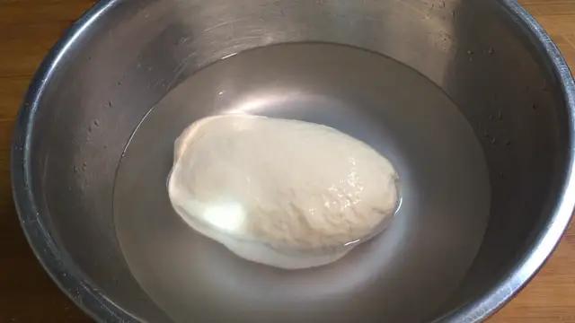 家里做凉皮蒸的都是开裂的啥原因,澄面做凉皮总是开裂是怎么回事