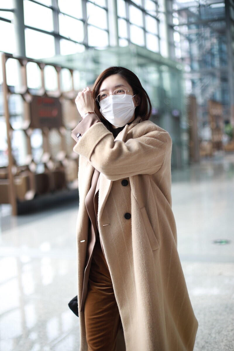 江疏影秋冬大衣搭配,江疏影的秋冬穿搭很显气质