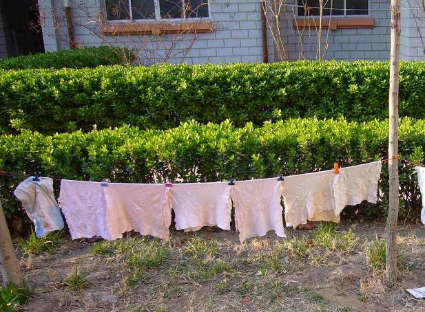 宝宝包棉尿布容易湿怎么保持干爽,纸尿裤与尿布