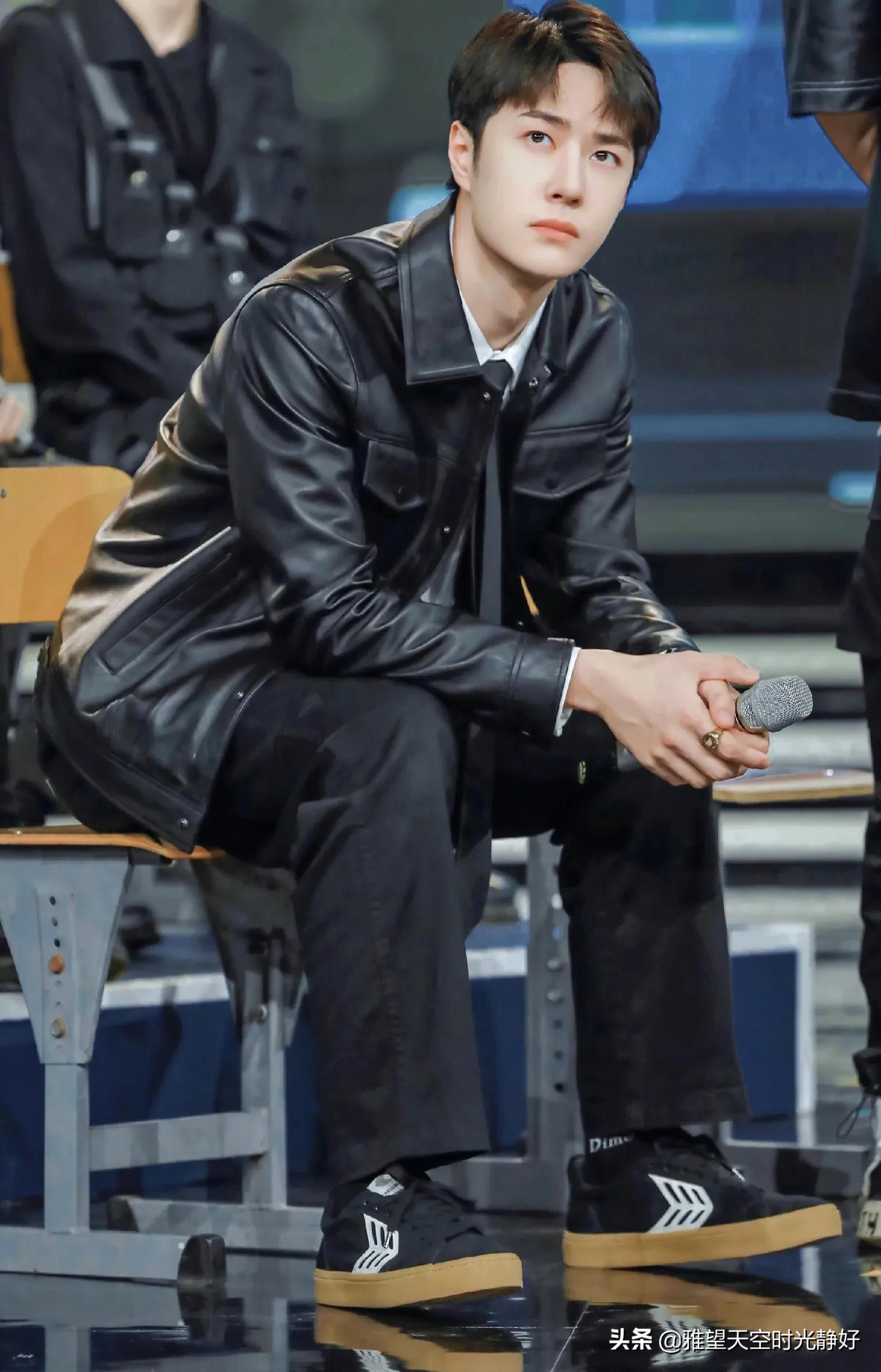 男明星西装穿搭夏季帅气,男士明星皮衣西服外套搭配