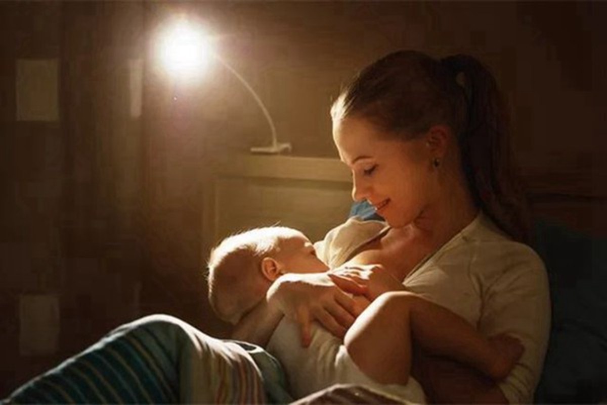 频繁夜奶会奶水不足吗,宝宝夜奶一晚喂几次最好