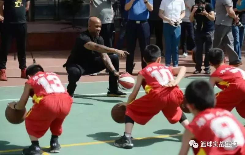 拒绝艾弗森，放弃执教国家队，马布里这一年的贡献却不输姚明