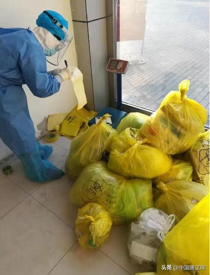 一线医护抗击疫情48小时坚守,抗击疫情40名医护人员