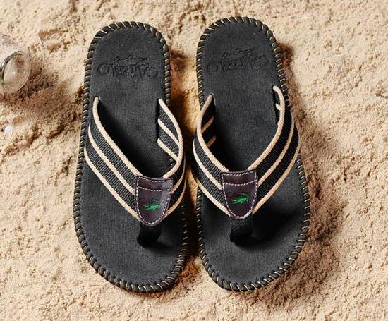 这8种凉鞋被列入黑名单，易致足内翻、X型腿，可别再给娃穿了