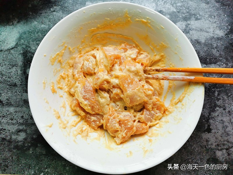 好吃到尖叫的香辣炸鸡块外酥里嫩,炸鸡块怎样能使它又嫩又是粗脆