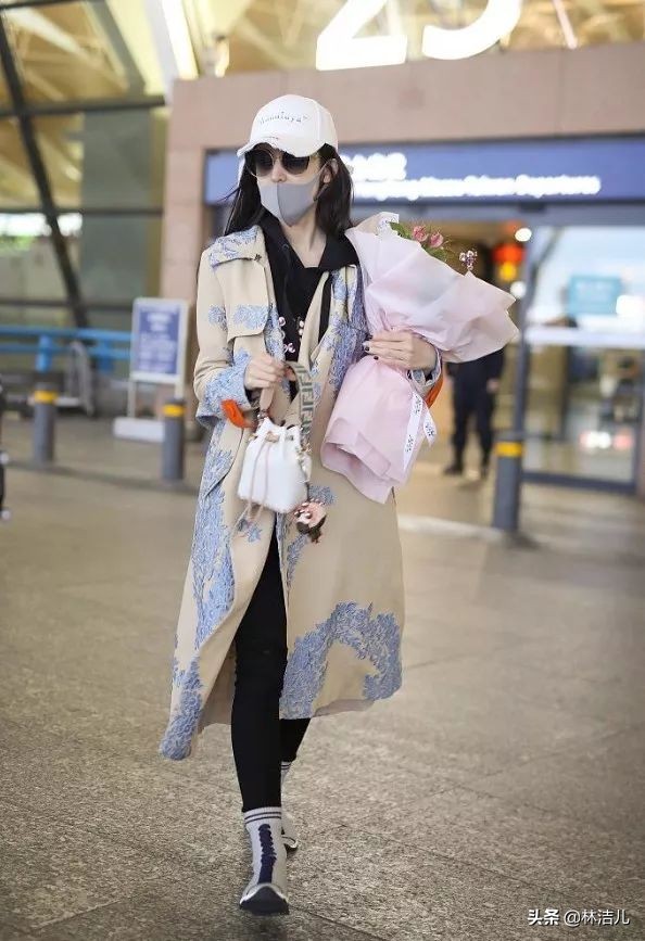 不懂风衣就别乱穿，2021流行这4款，连倪妮刘雯都强势种草了