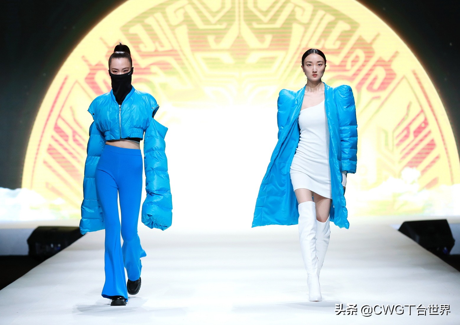 亦帛时尚羽绒服是品牌吗,亦帛时尚2021冬羽绒服发布会