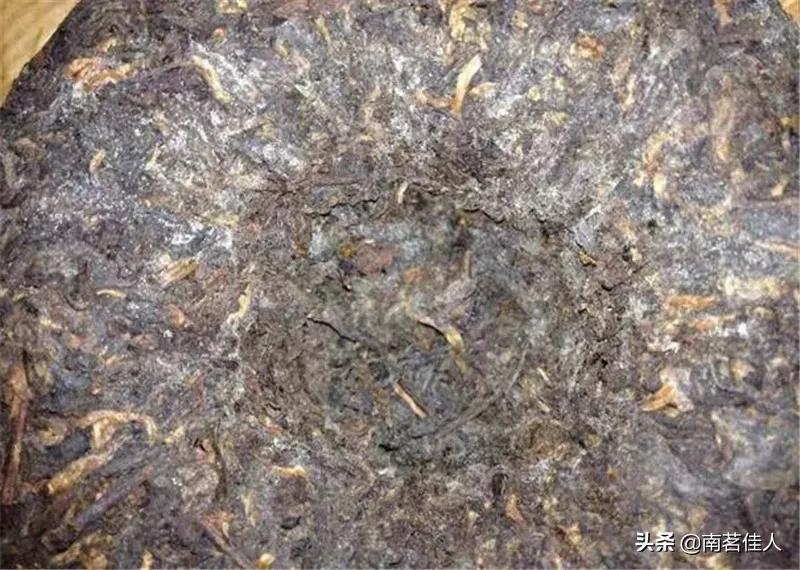 普洱茶新茶为什么会有锁喉感,新茶喝了嗓子发干锁喉