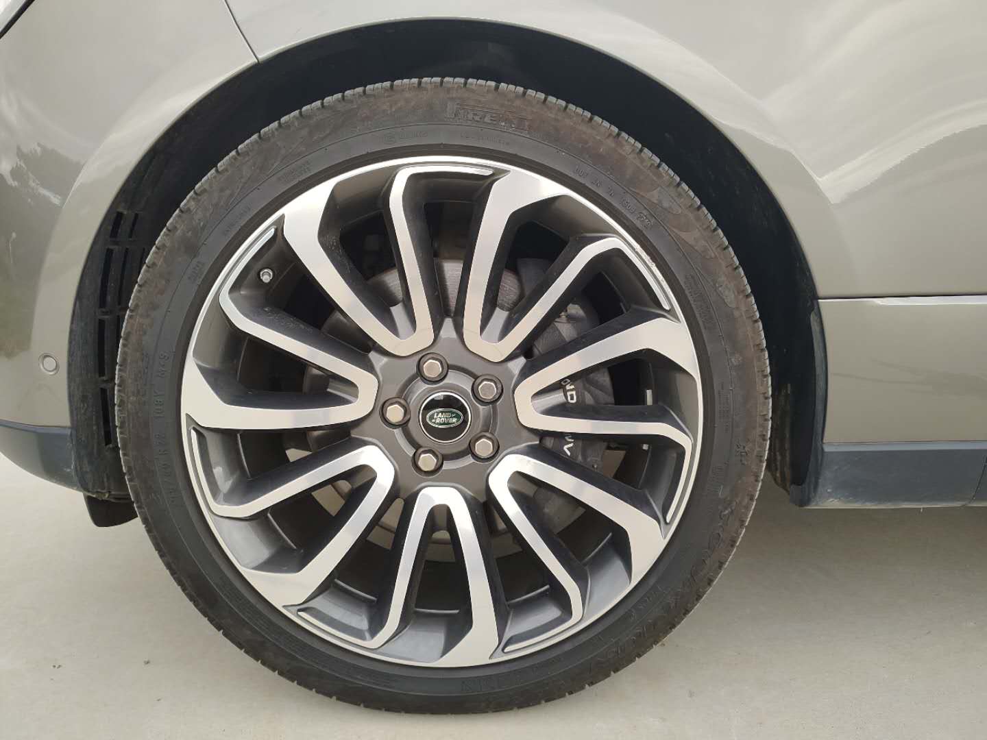 试驾全新路虎揽胜运动版顶配车型,路虎揽胜试驾车多少钱