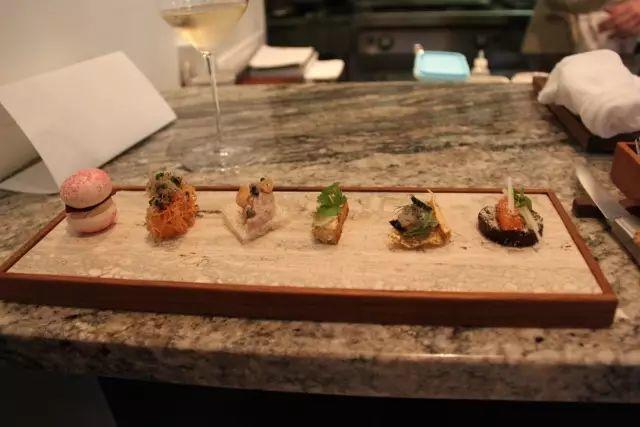 深夜除了晒烤串，还能晒太阳