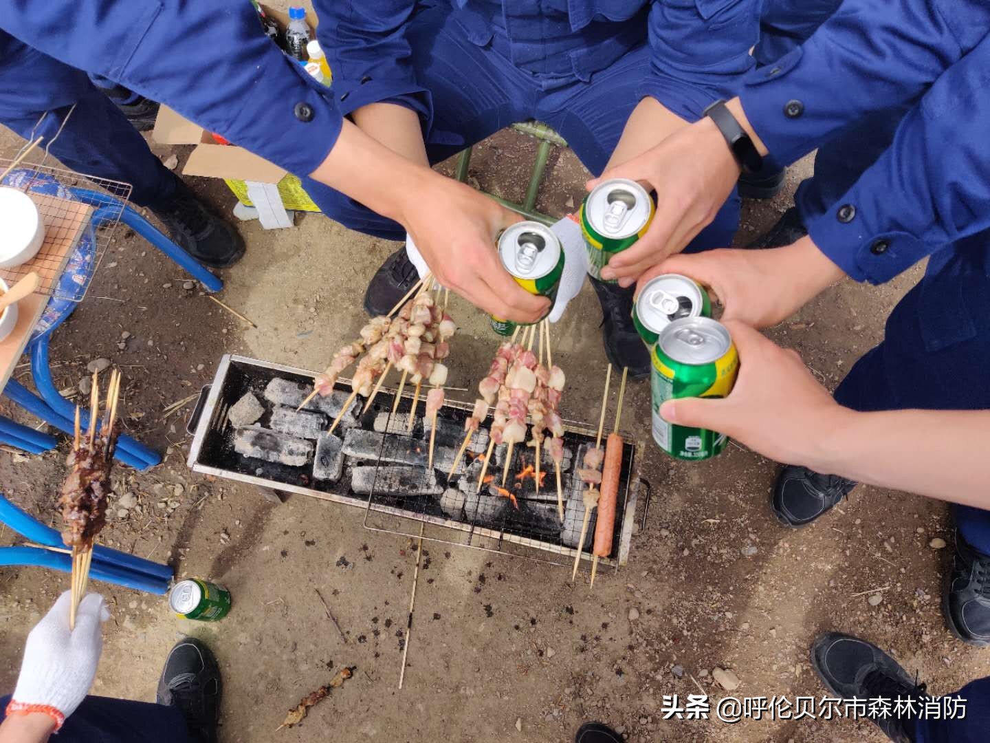 森林消防员纪录片片段,森林消防五一假期坚守岗位