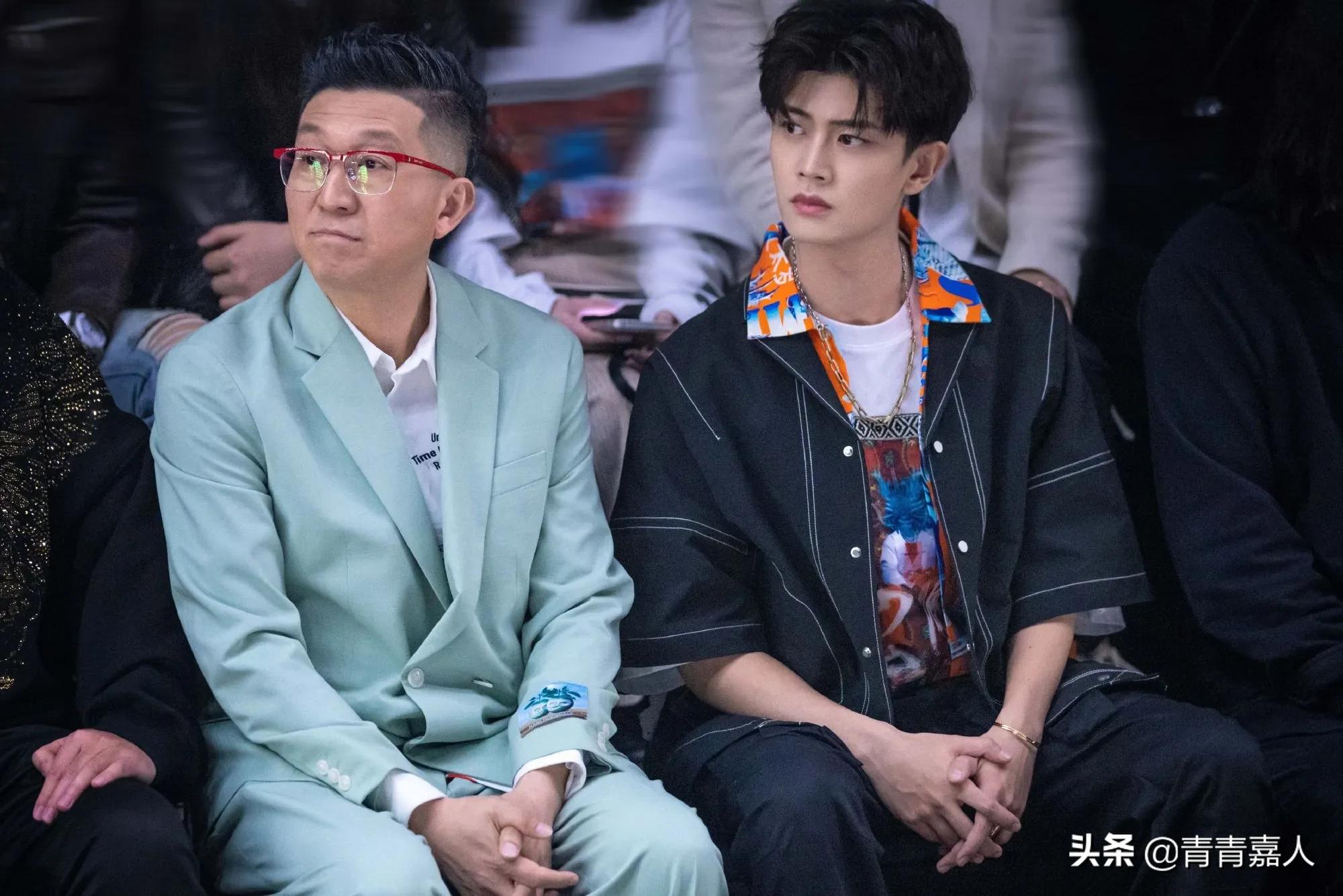 任嘉伦直播穿的同款卫衣,任嘉伦惊艳时装