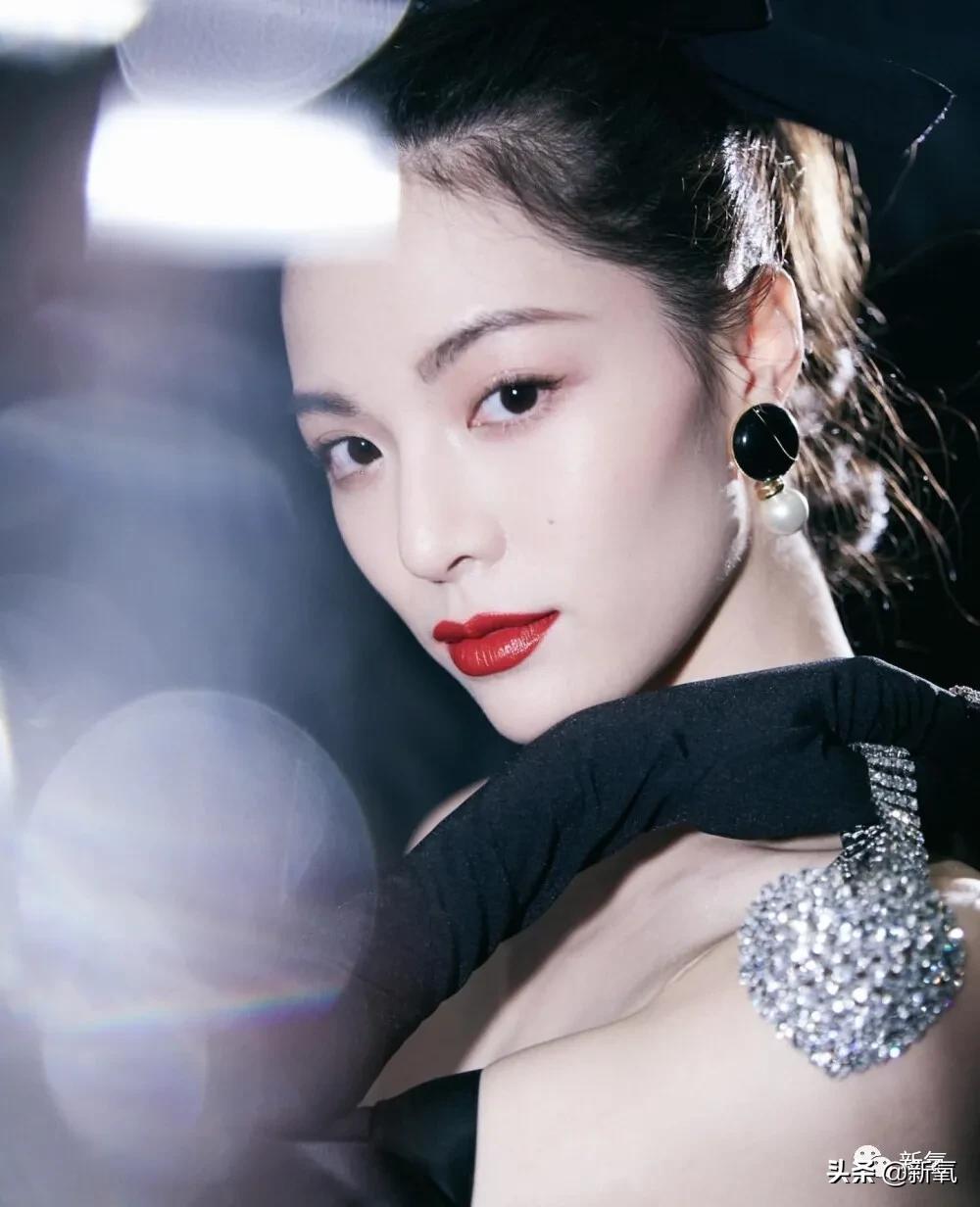 钟楚曦给网红化妆,钟楚曦百变波点