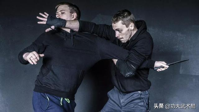 马伽术防守招式,马伽术防围殴