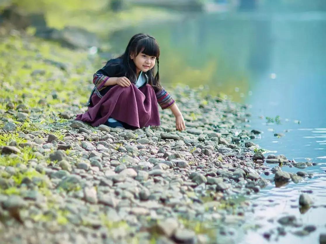 1岁宝宝自己玩什么好,怎样陪孩子玩游戏才能越玩越聪明