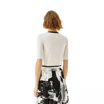 loewe衣服西班牙价格,loewe标志的衣服