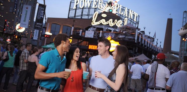 凛冬冰雪季 看美国首都地区的大人小孩玩什么