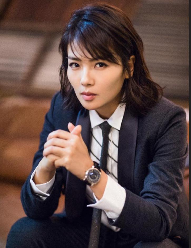 痴恋周一围五年，32岁嫁富豪，40岁老公入狱，童蕾经历了什么？