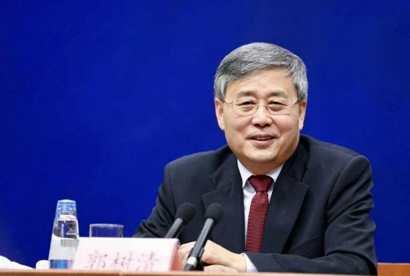 证券一哥炼成记——郭树清