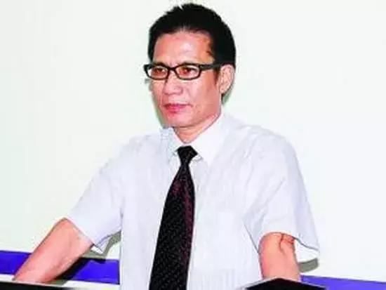 靠卖可乐发家致富,靠卖水年入千亿