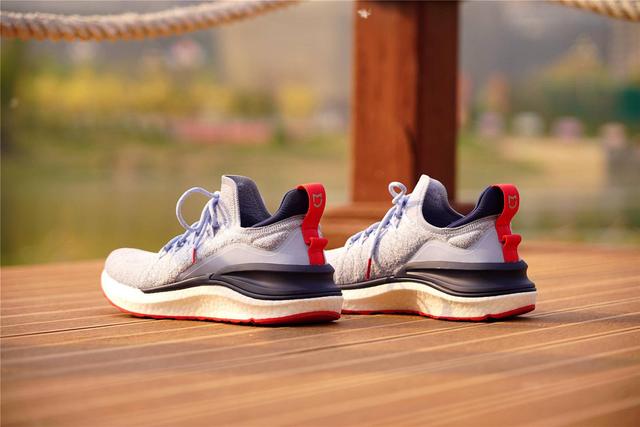 小米跑步鞋4对比安踏气垫鞋,小米跑鞋4代39码