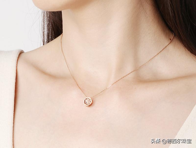 18k金和沙金哪个掉色,18k金掉色吗洗澡能戴吗