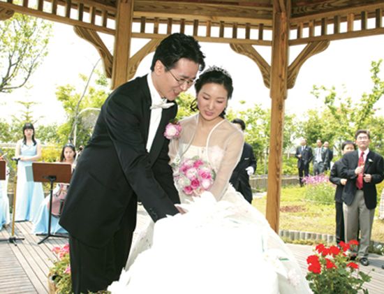 韩国财阀系列之“狂躁的一家人”