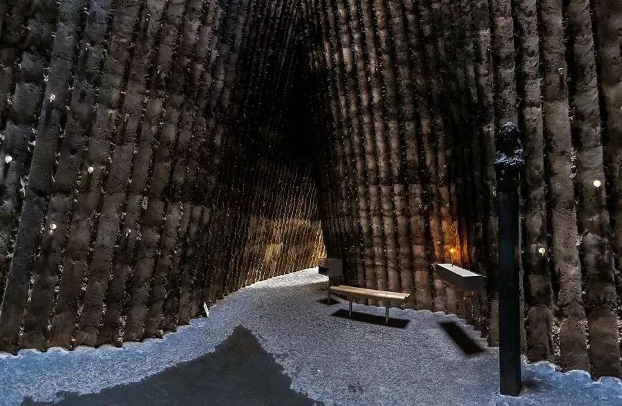 孤独的建筑物,孤独的建筑金湾