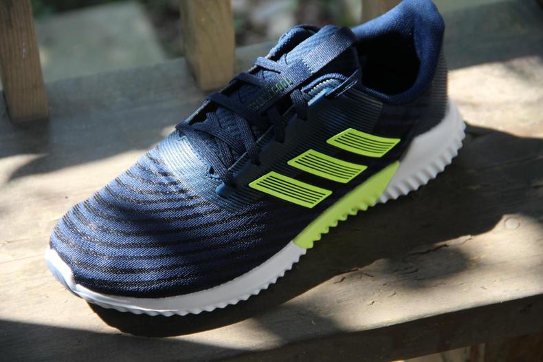 阿迪达斯清风跑鞋发黄怎么处理,阿迪达斯清风跑鞋eg1122