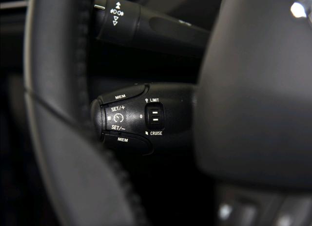 法国小钢炮标致308s,法系小钢炮308s