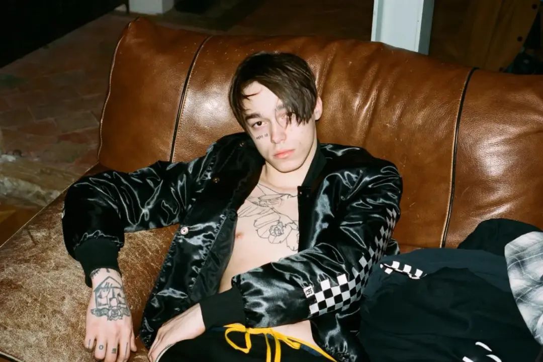 爱抽万宝路吉他,万宝路葡萄爆珠细烟