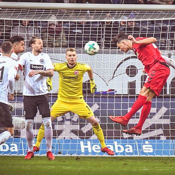 弗赖堡最新阵容,弗赖堡后防线