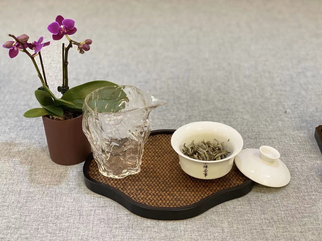 人多用茶壶茶杯,正确的盖碗泡茶方法