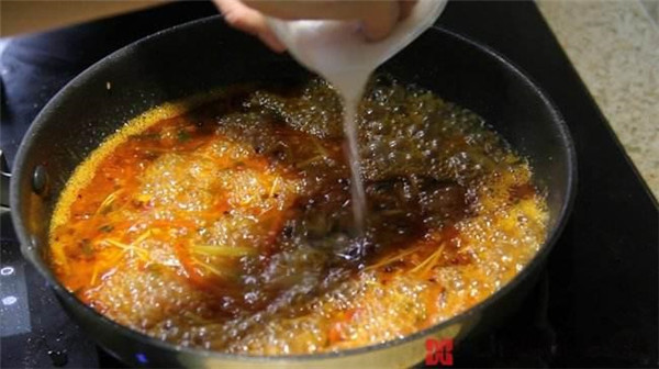 炒菜太咸了该加糖还是加醋来掩盖,炒菜咸了加醋味会变淡吗