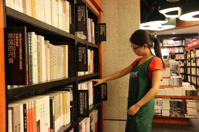 书店的书不要钱，免费送还赚钱？