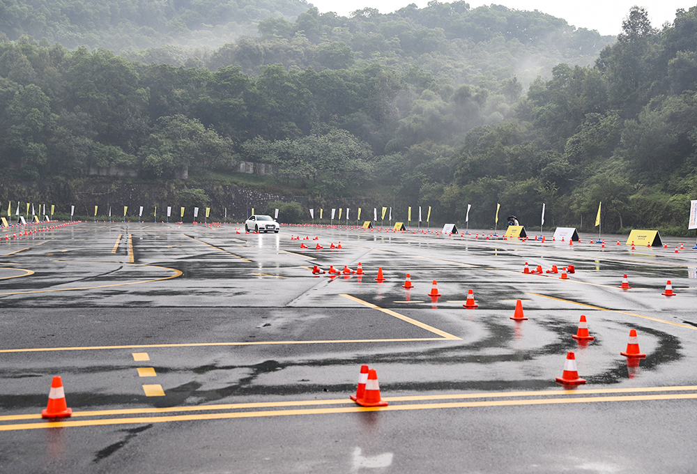 邓禄普sportmaxx轮胎怎么样,邓禄普spmaxx050轮胎如何