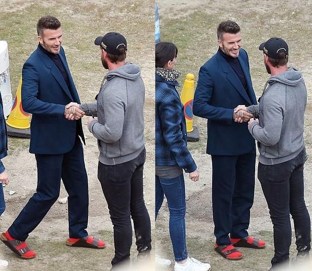 “女儿奴”的首席代言人，穿西装居然配拖鞋？能穿还帅最为致命