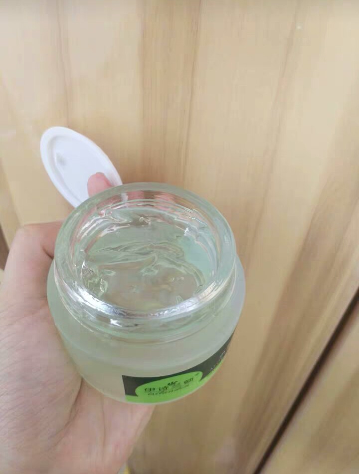 用芦荟胶做面膜加什么能消失皱纹,凡士林和芦荟胶做面膜的功效