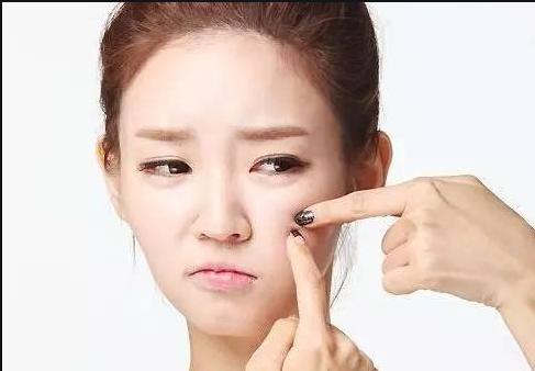 头皮有头皮屑如何做头皮护理,天天洗头头皮屑多像雪花解决办法