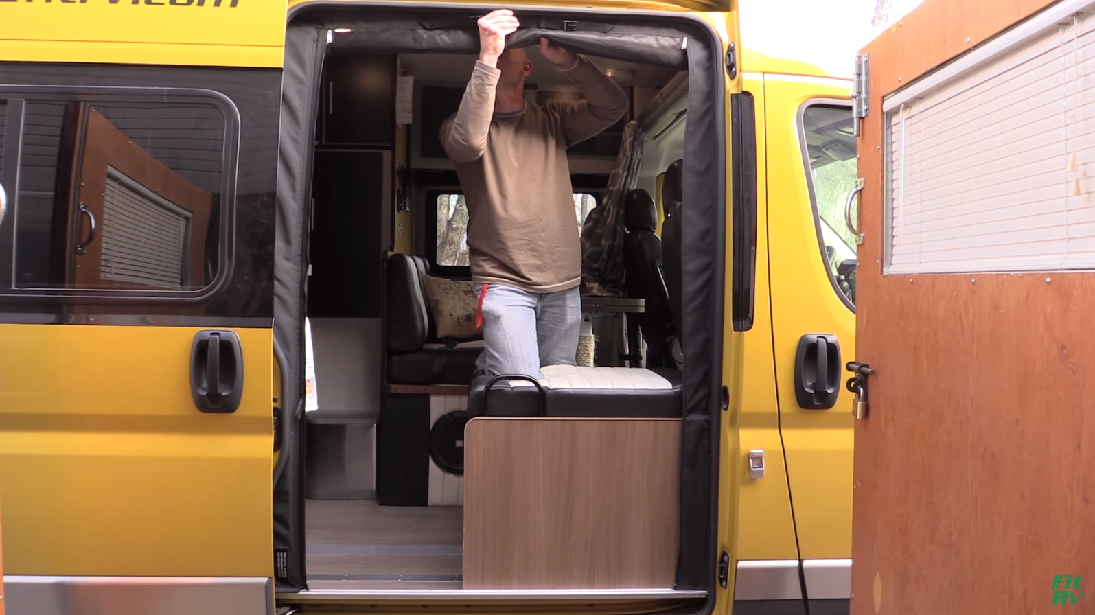 b型房车纱网门,江铃晶马房车防蚊纱门