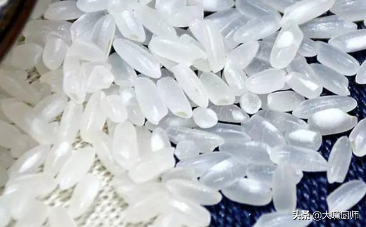 用电饭锅蒸米饭怎么不粘锅底,用电饭锅蒸米饭水少怎么办