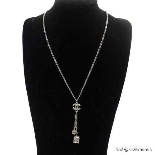 有肚腩该怎么穿衣服,小肚腩突出怎么穿衣搭配