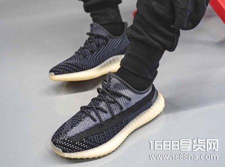 现在yeezy350值得买的配色 (yeezy350怎么配夏季亚洲限定)