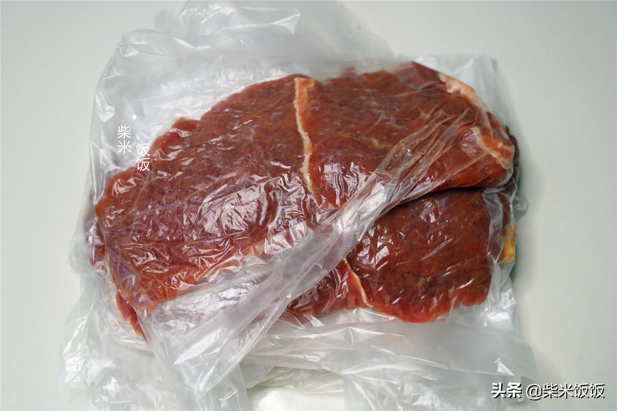 自己做牛排需要买哪个部位的牛肉,新鲜牛肉做牛排怎么腌制好吃又嫩