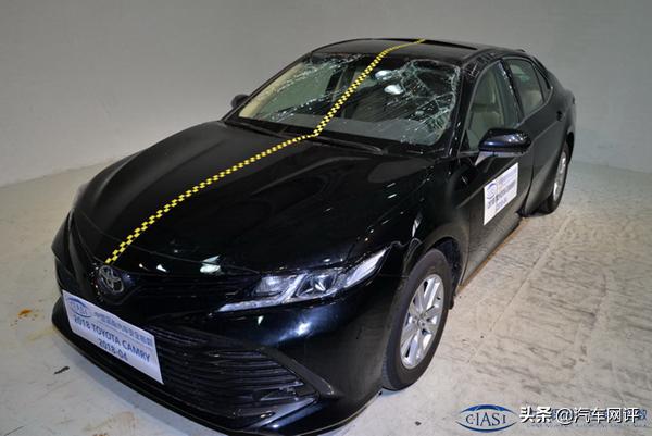 颜值爆表，用料厚道，凯美瑞告诉你什么叫中型车典范