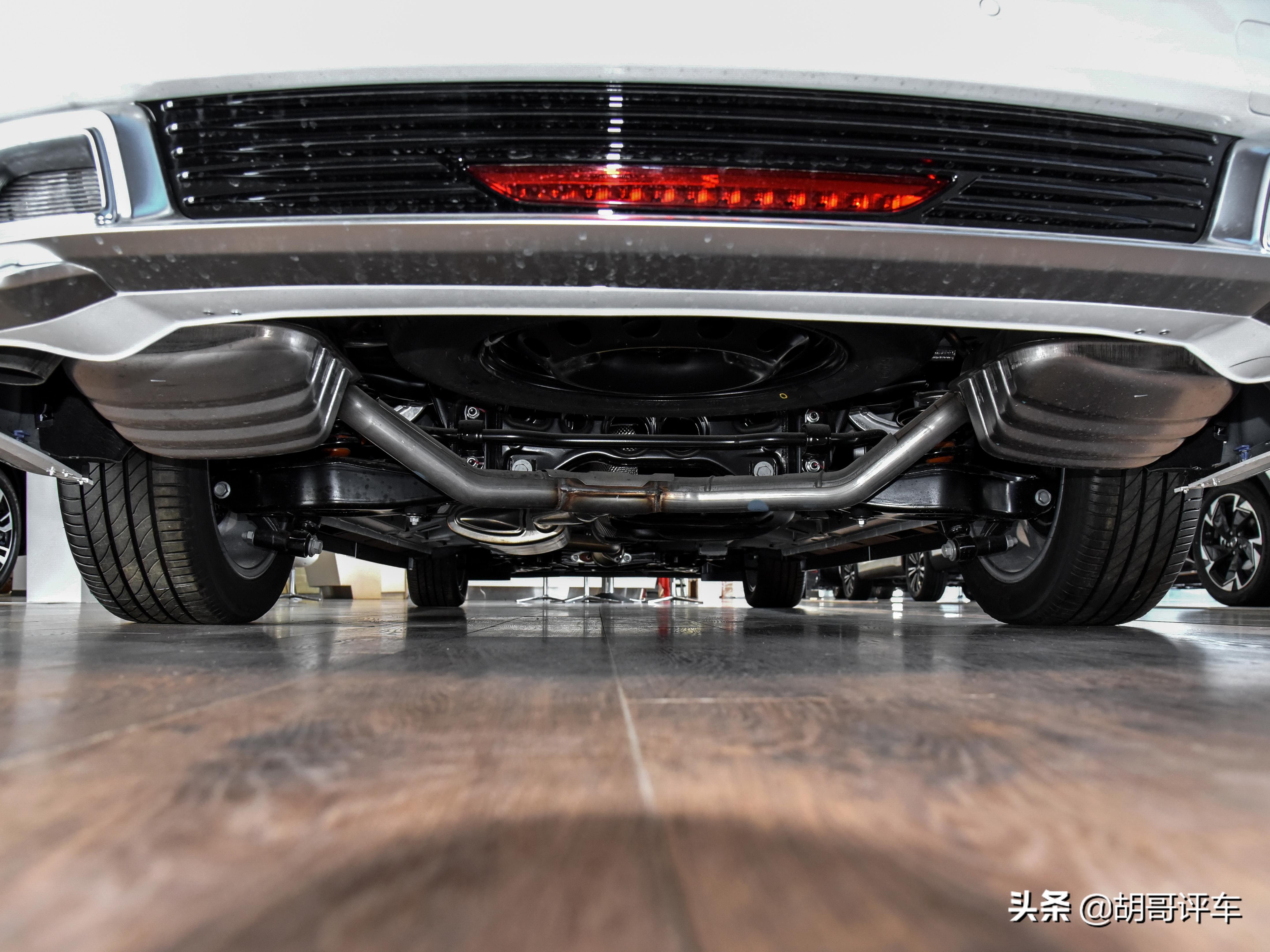 最新款埃尔法豪华商务车,国产埃尔法广汽