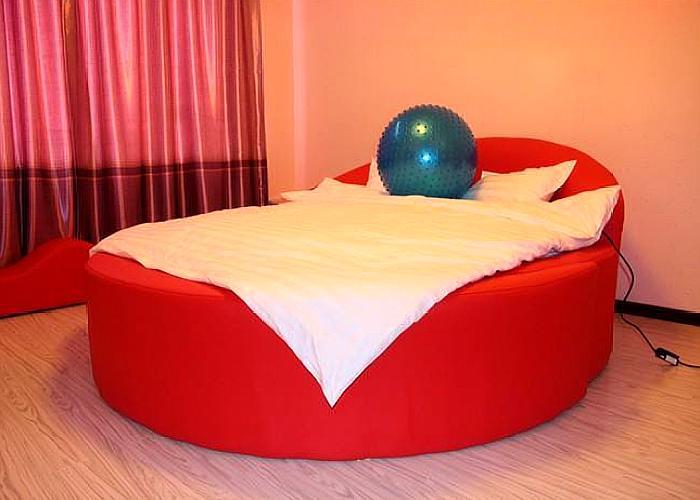 酒店里的水床为何深受年轻人青睐,酒店水床的优势