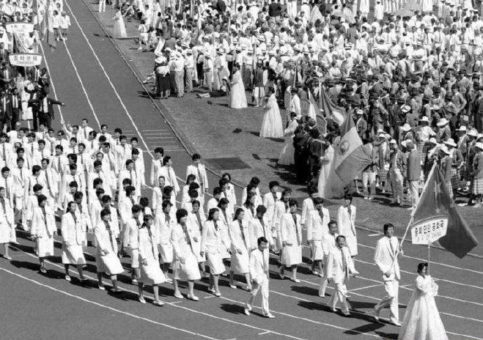 盘点历届奥运会开幕式,历届奥运会开幕式中国代表团旗手