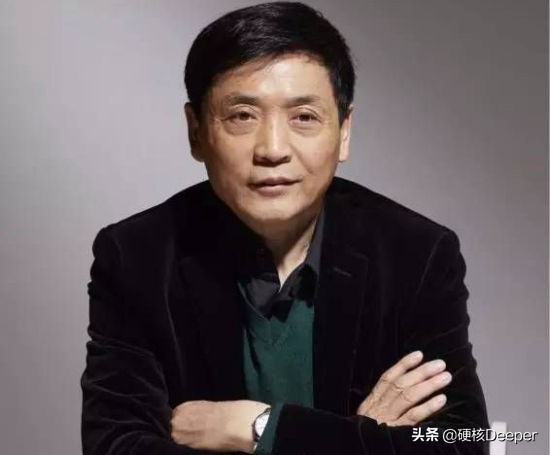 底层人的精神漩涡：科学家不如“戏子”？